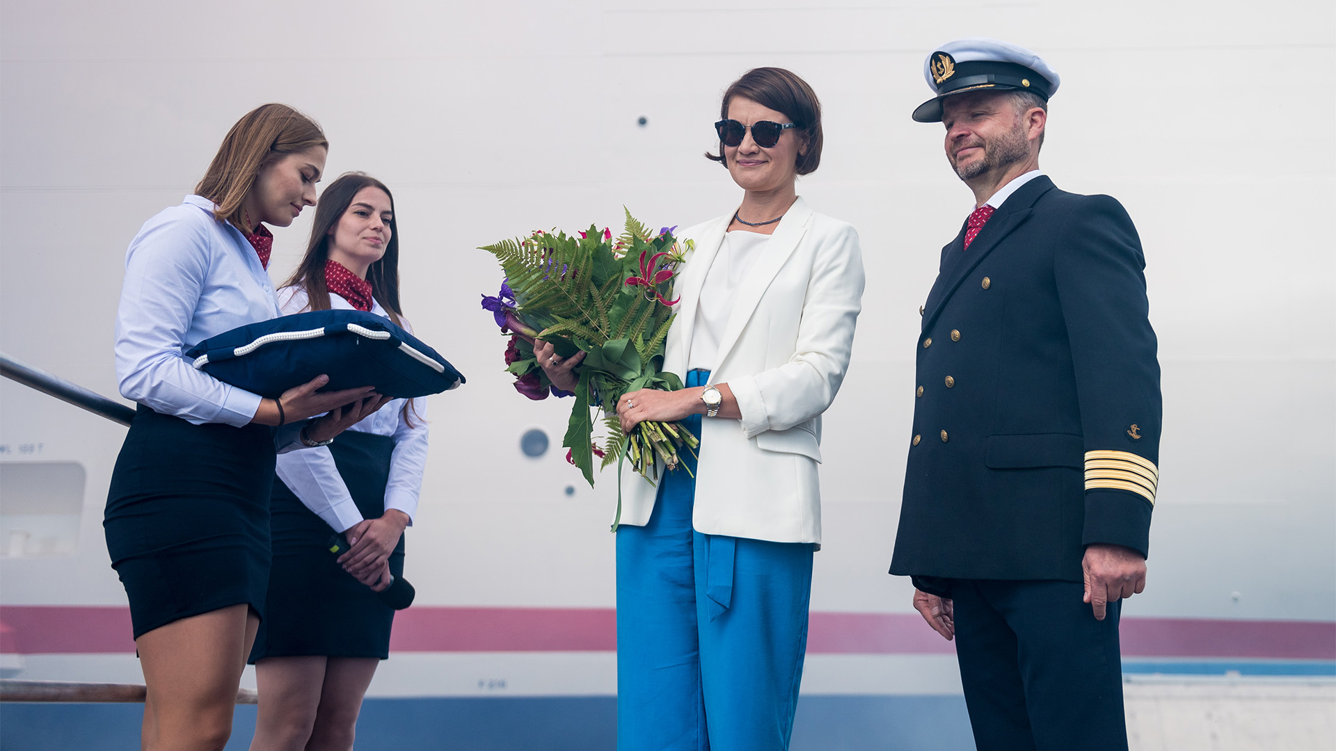 Stena Estelle – the newest and largest ship in Stena Line's fleet in the Baltic Sea – is now officially named! – StenaLine.com
